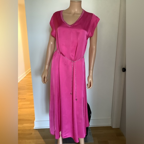 Magnificent New Collection dress - Picture 4 of 6